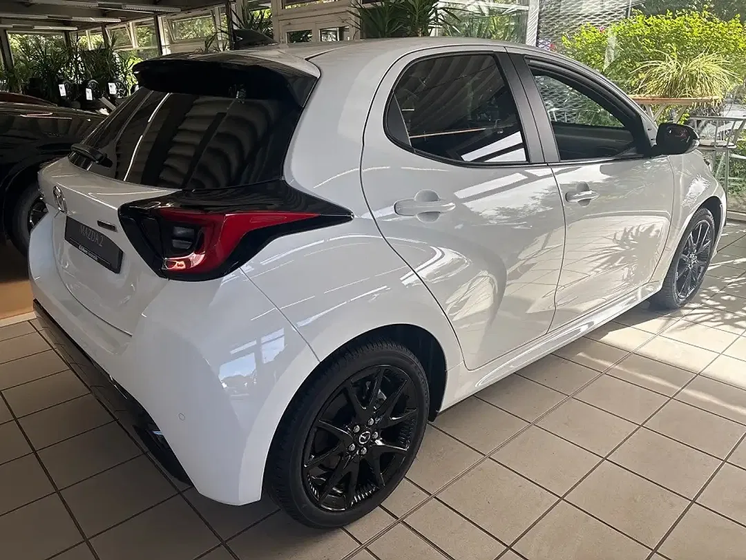 Mazda 2 - Thumbnail 3
