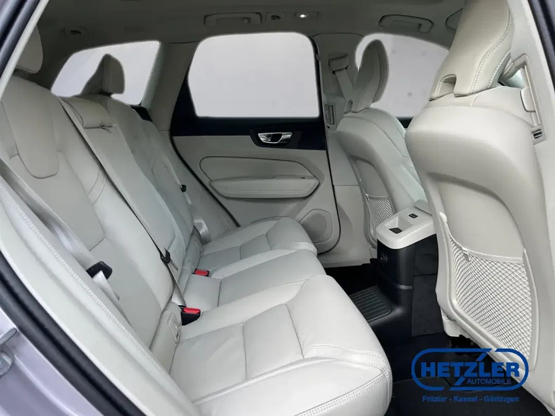 Volvo XC60 - Thumbnail 13