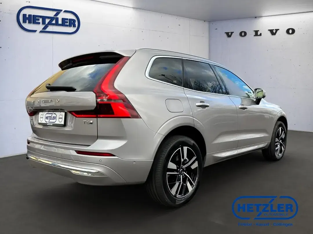 Volvo XC60 - Thumbnail 3