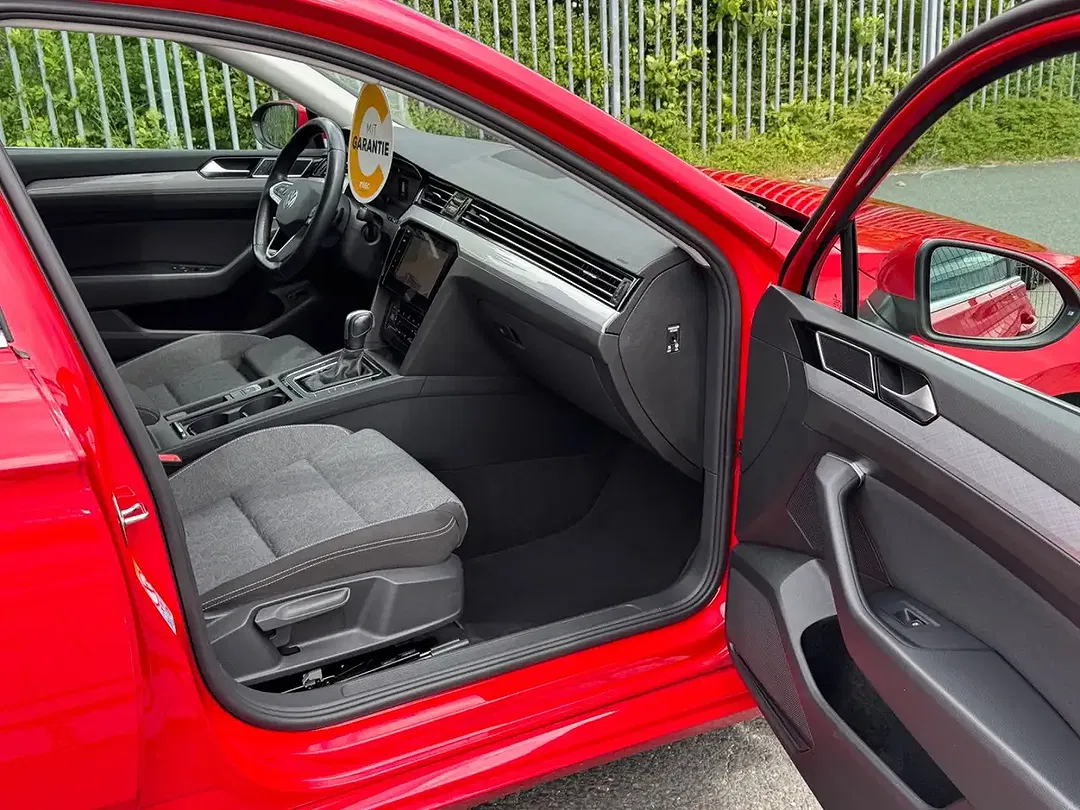 Volkswagen Passat - Thumbnail 6