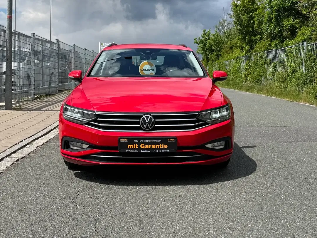 Volkswagen Passat - Thumbnail 3