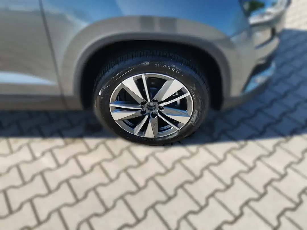 Skoda Karoq - Thumbnail 6