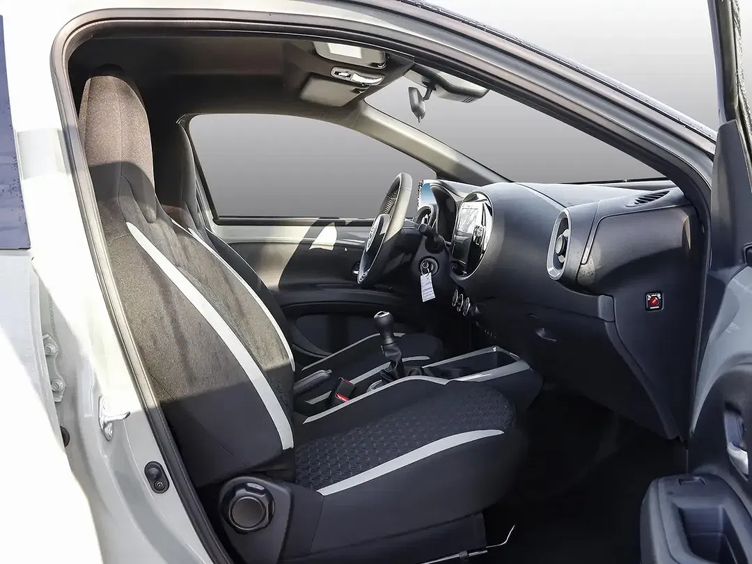 Toyota Aygo X - Thumbnail 6