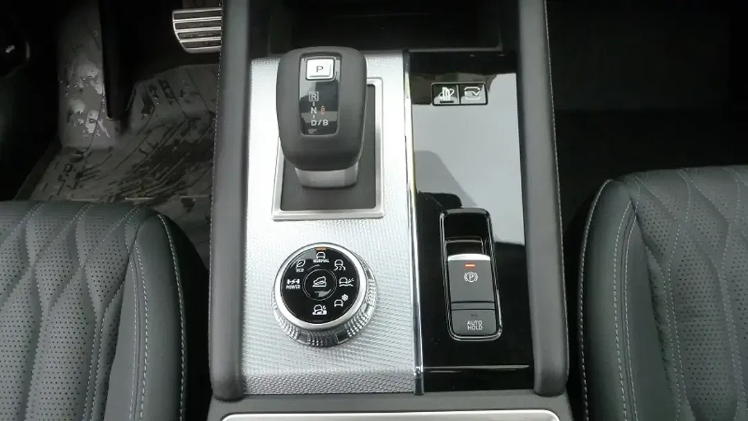 Mitsubishi Outlander - Thumbnail 15
