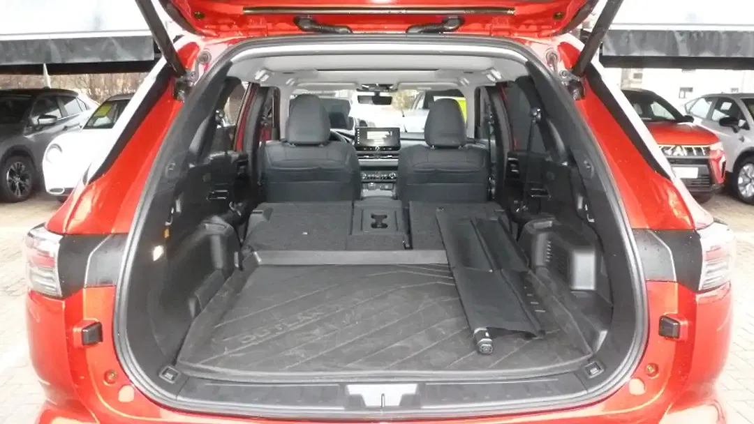 Mitsubishi Outlander - Thumbnail 6