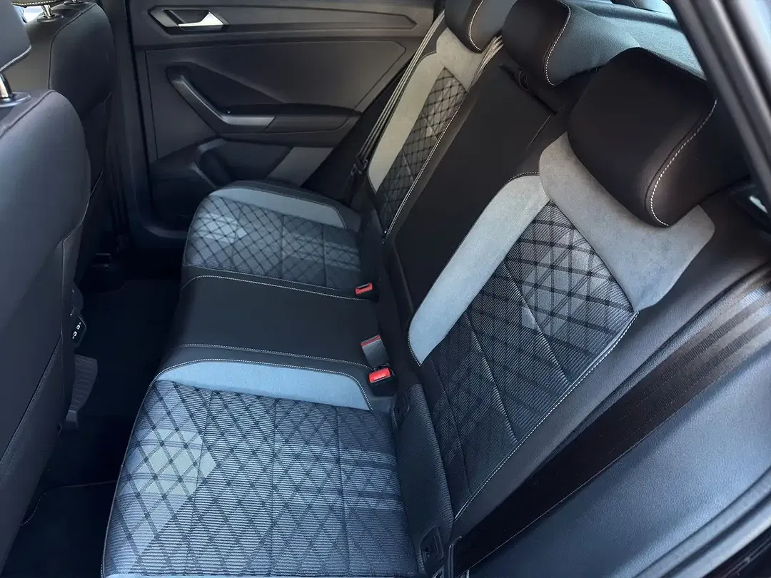 Volkswagen T-Roc - Thumbnail 20