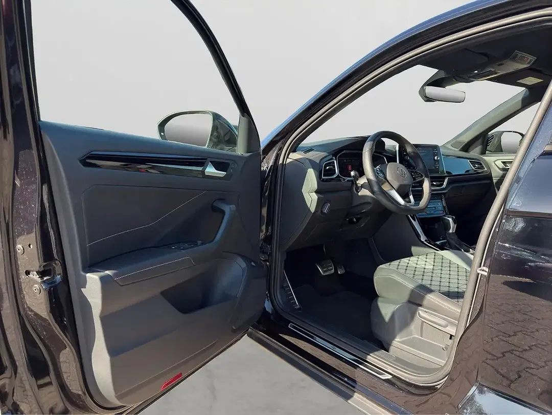 Volkswagen T-Roc - Thumbnail 25