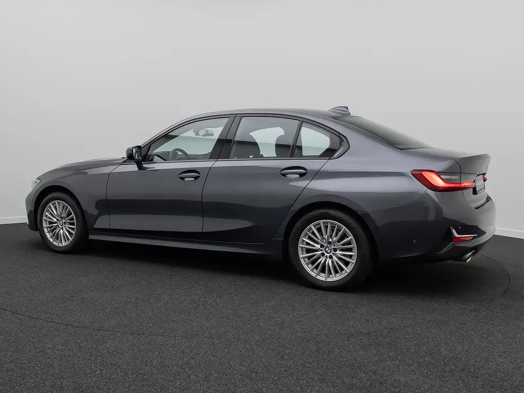 BMW 320 - Thumbnail 10