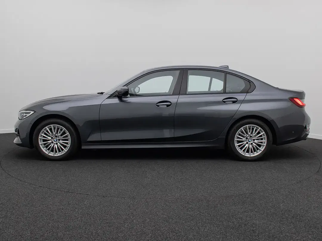 BMW 320 - Thumbnail 11