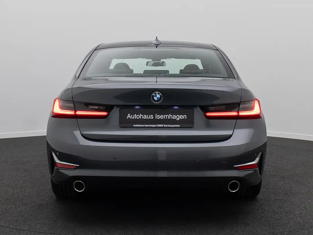 BMW 320 - Thumbnail 8
