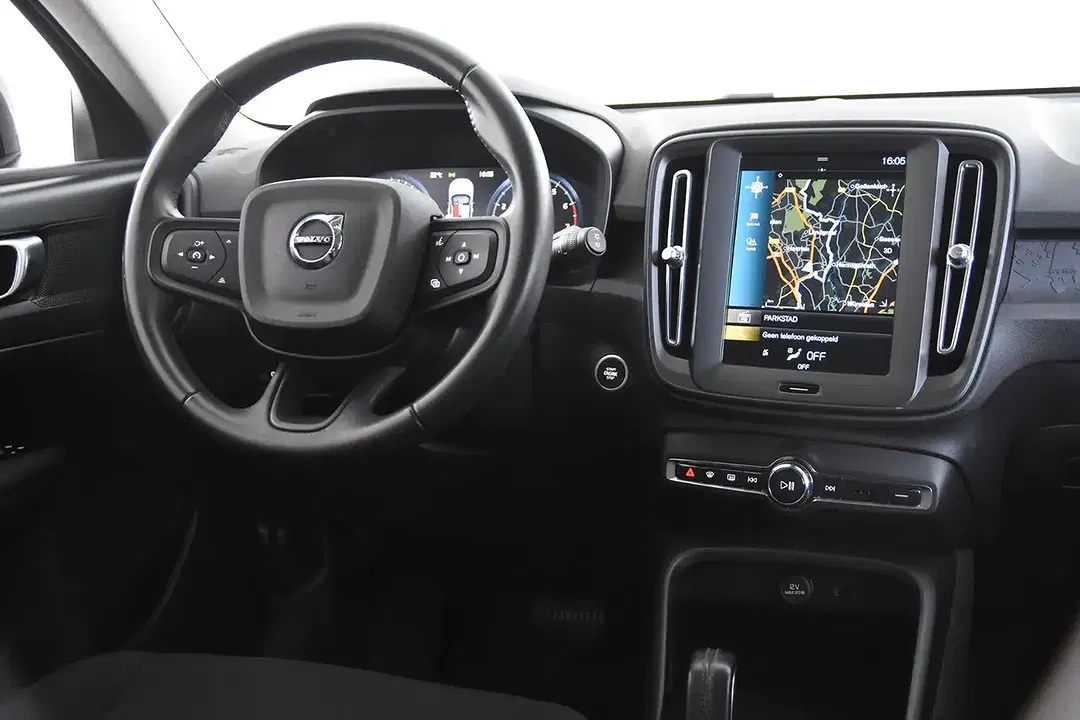 Volvo XC40 - Thumbnail 6
