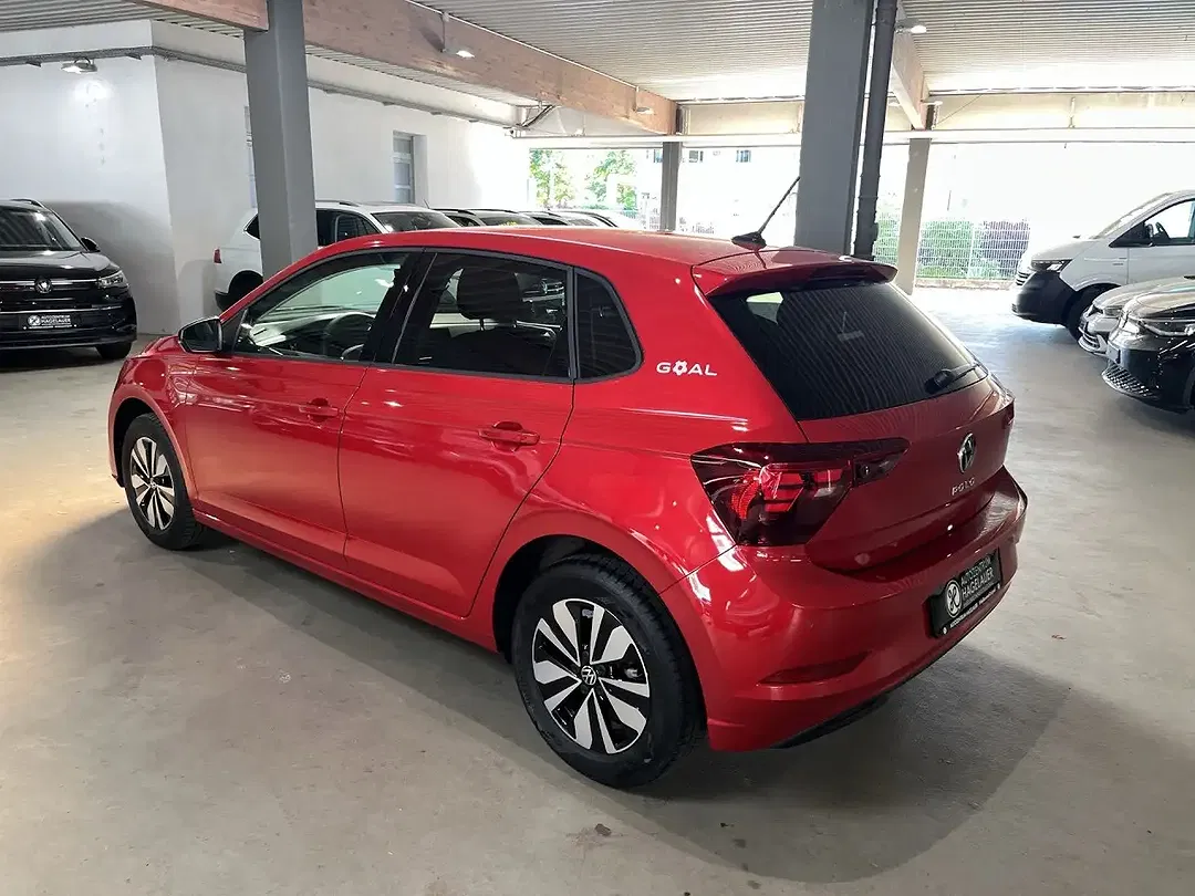Volkswagen Polo - Thumbnail 1