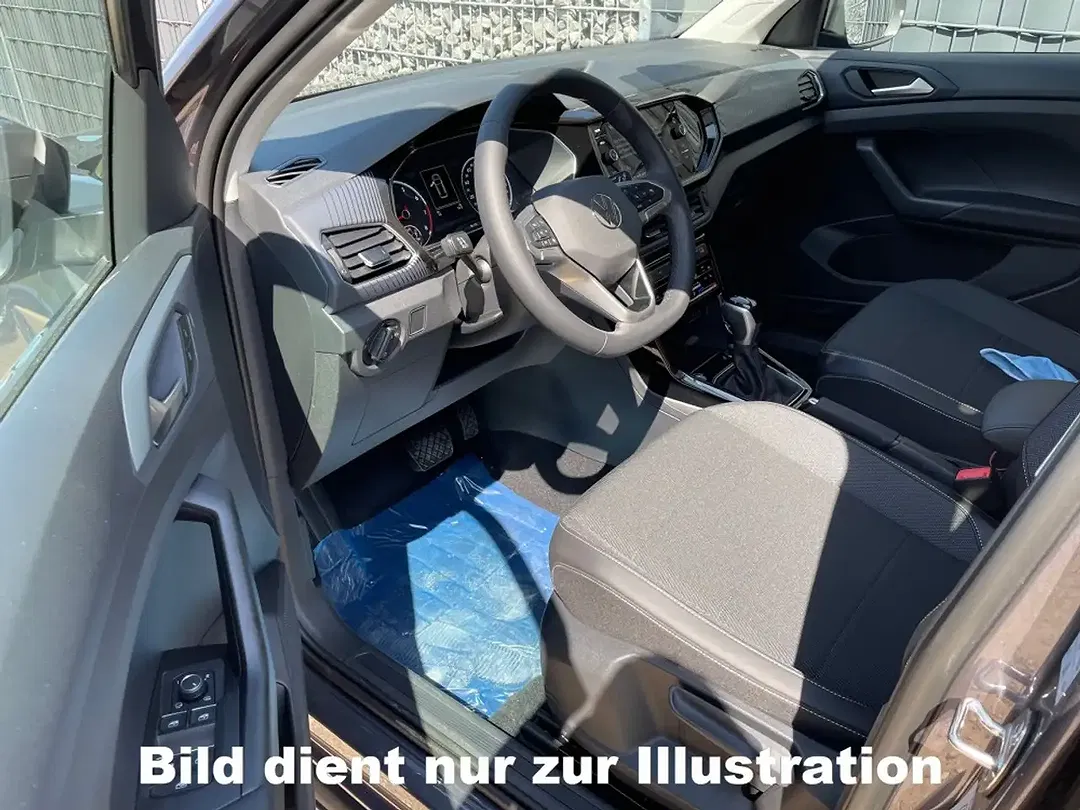 Volkswagen T-Cross - Thumbnail 6