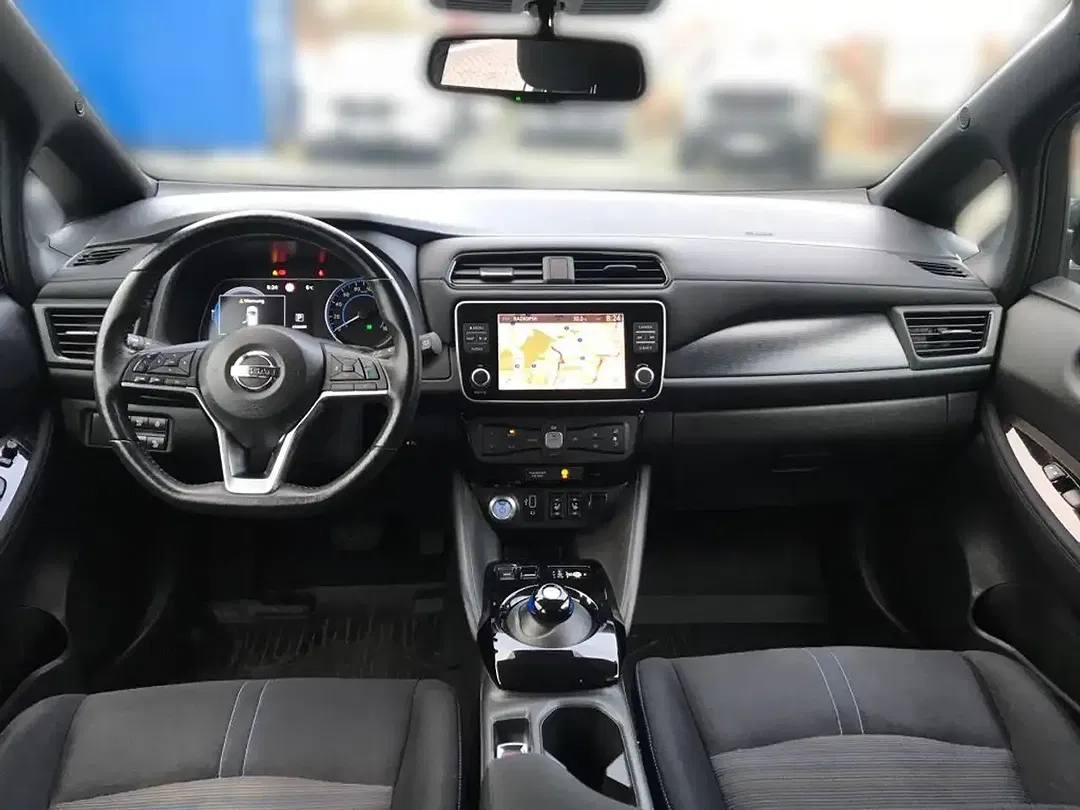 Nissan Leaf - Thumbnail 10