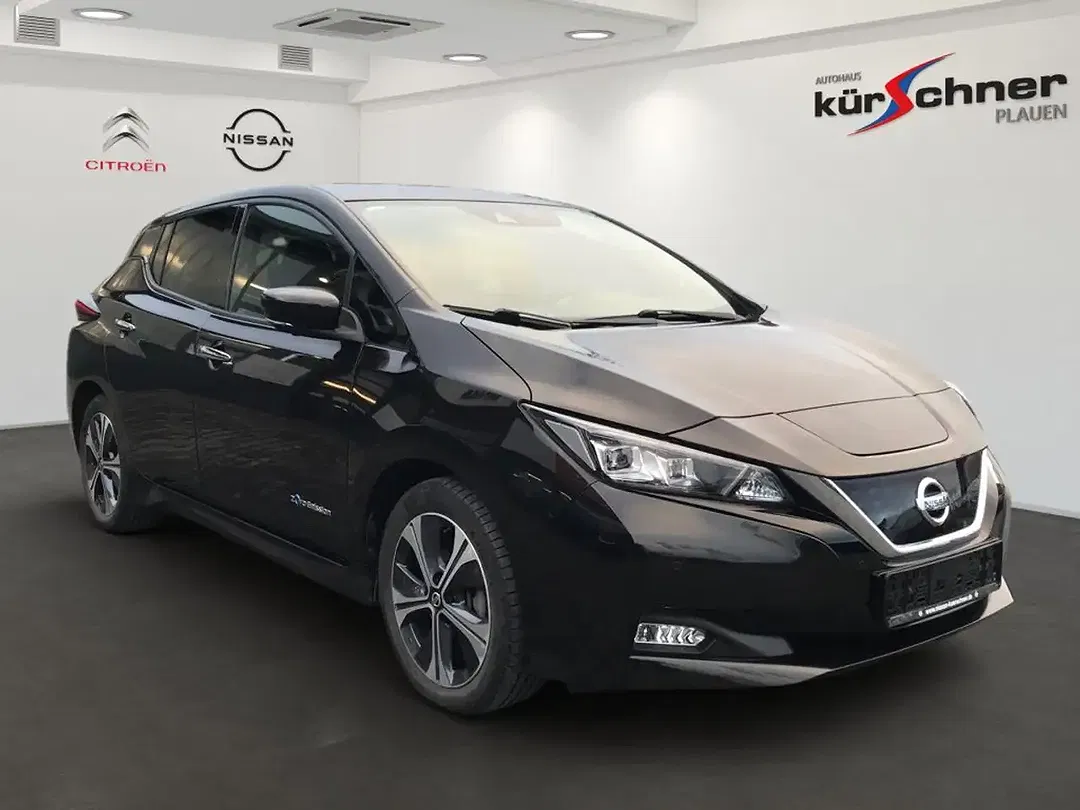 Nissan Leaf - Thumbnail 4