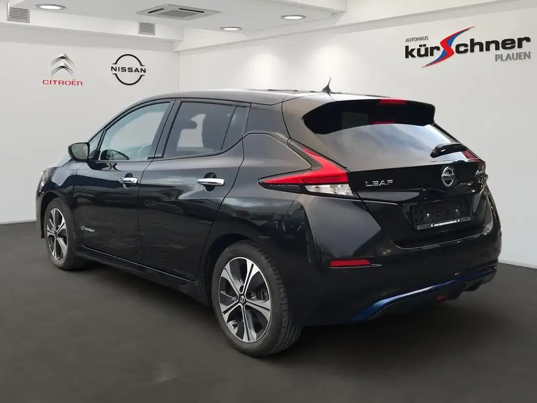 Nissan Leaf - Thumbnail 5
