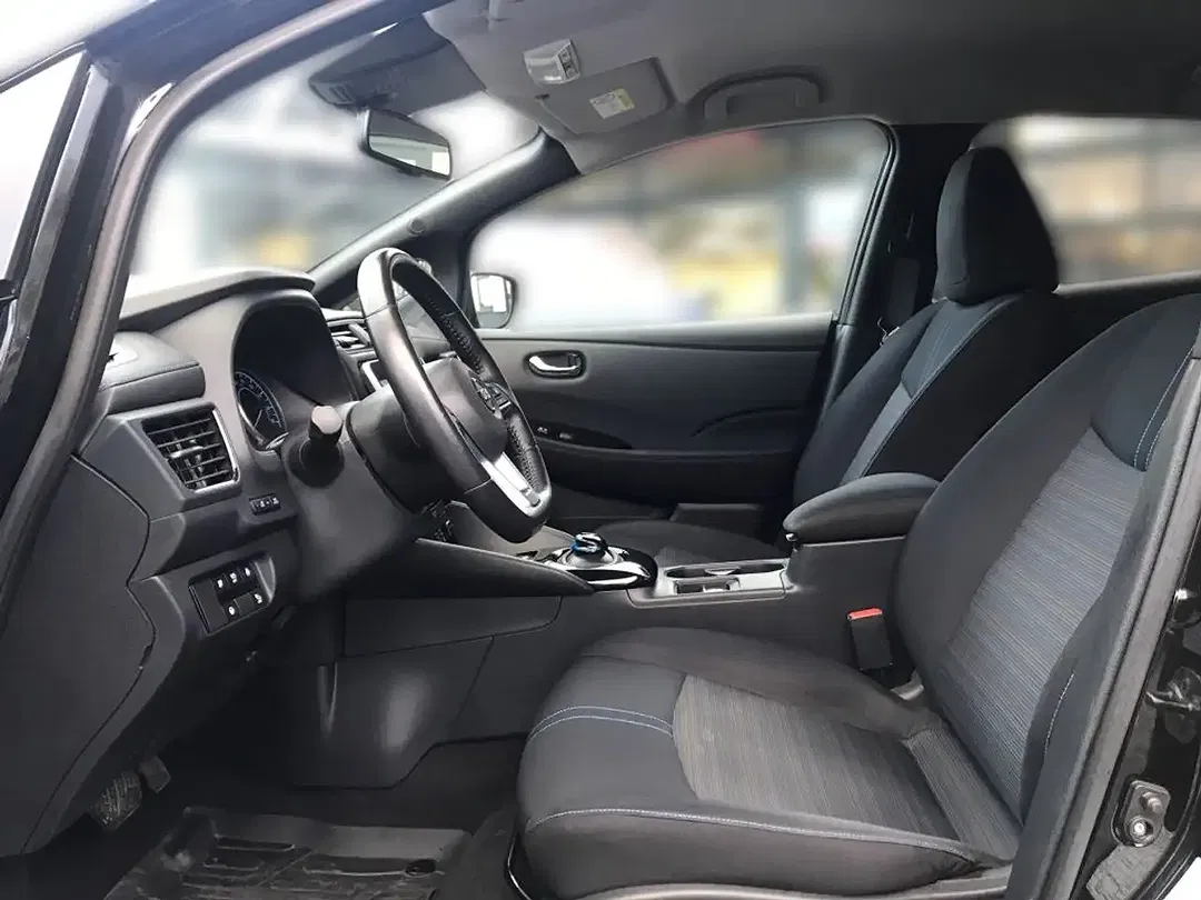 Nissan Leaf - Thumbnail 7