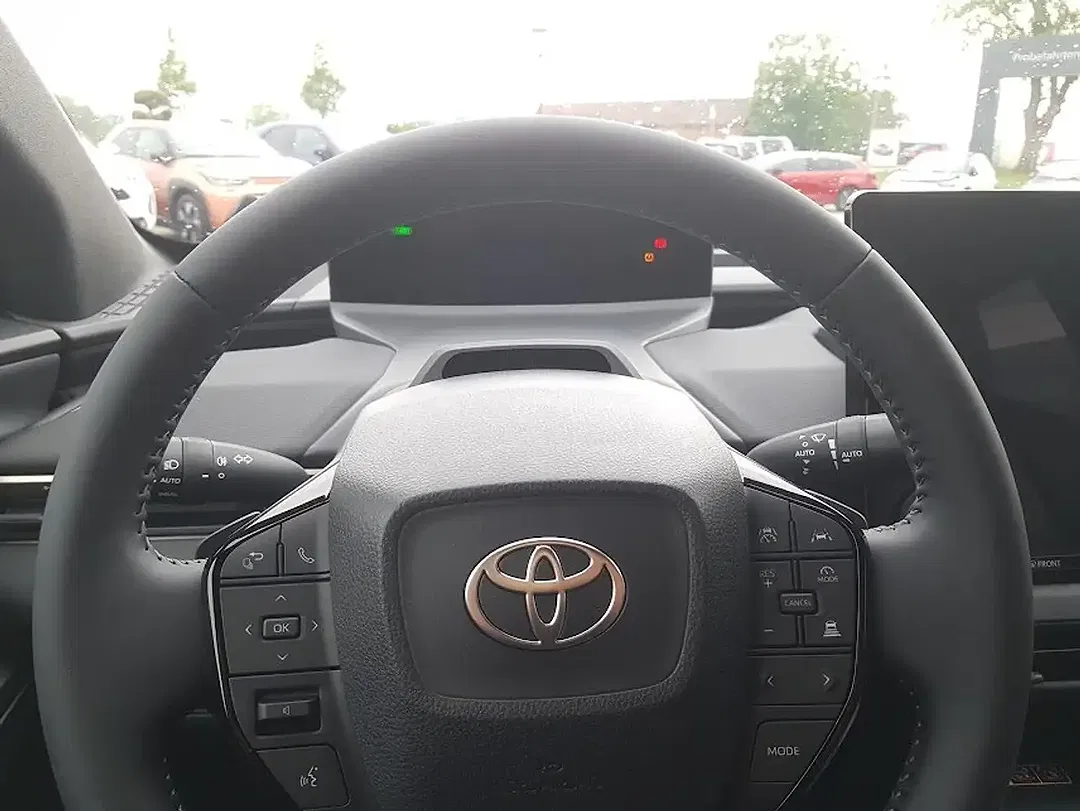 Toyota bZ4X - Thumbnail 12