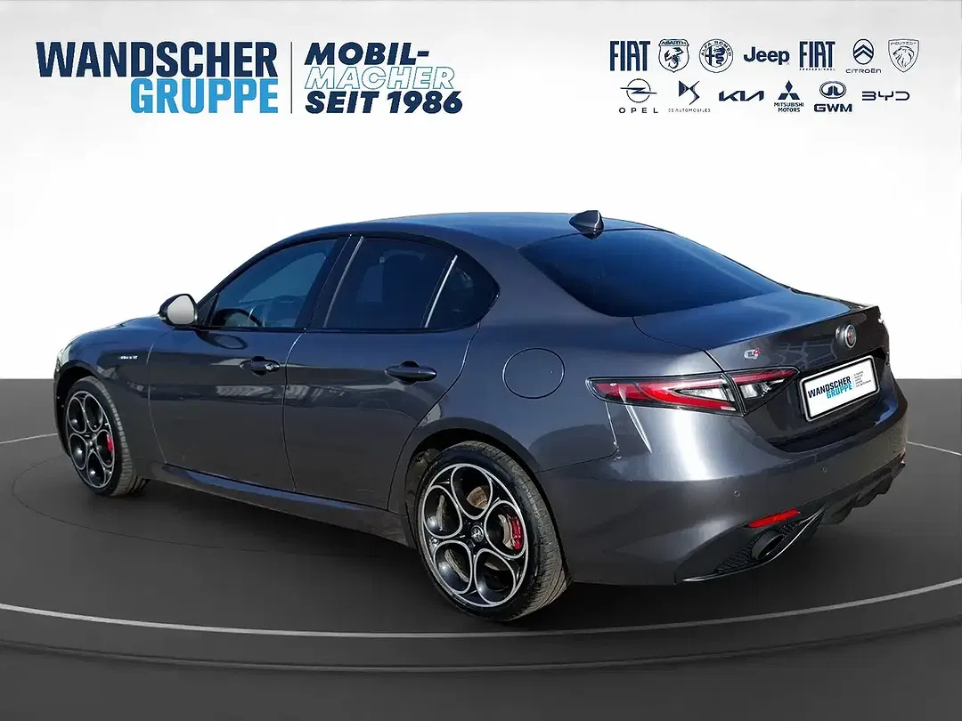Alfa Romeo Giulia - Thumbnail 3