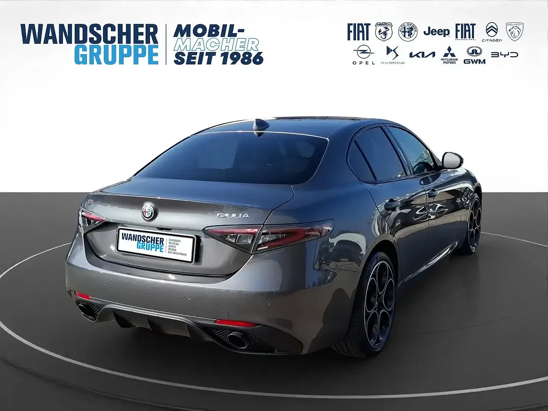 Alfa Romeo Giulia - Thumbnail 5