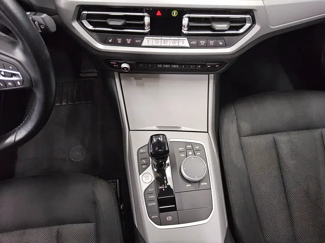 BMW 320 - Thumbnail 4