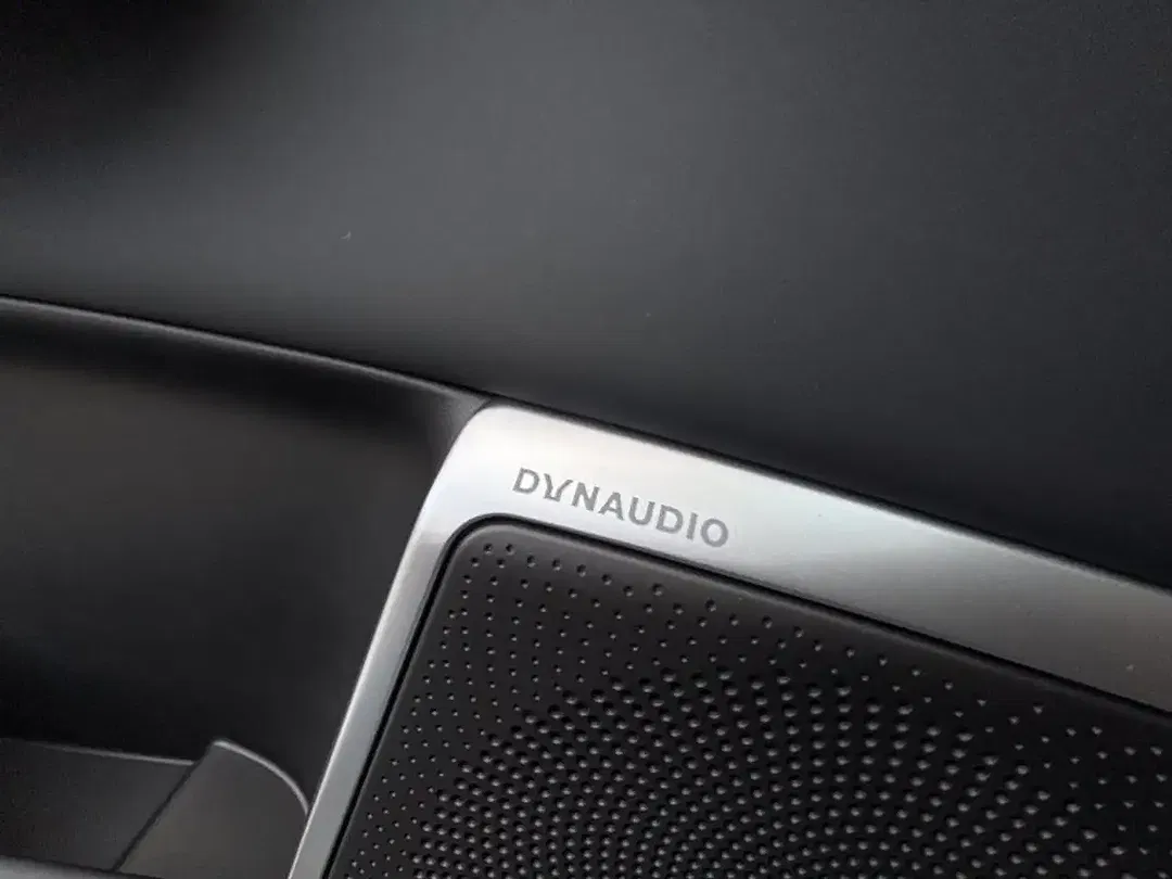 Xpeng G9 - Thumbnail 8