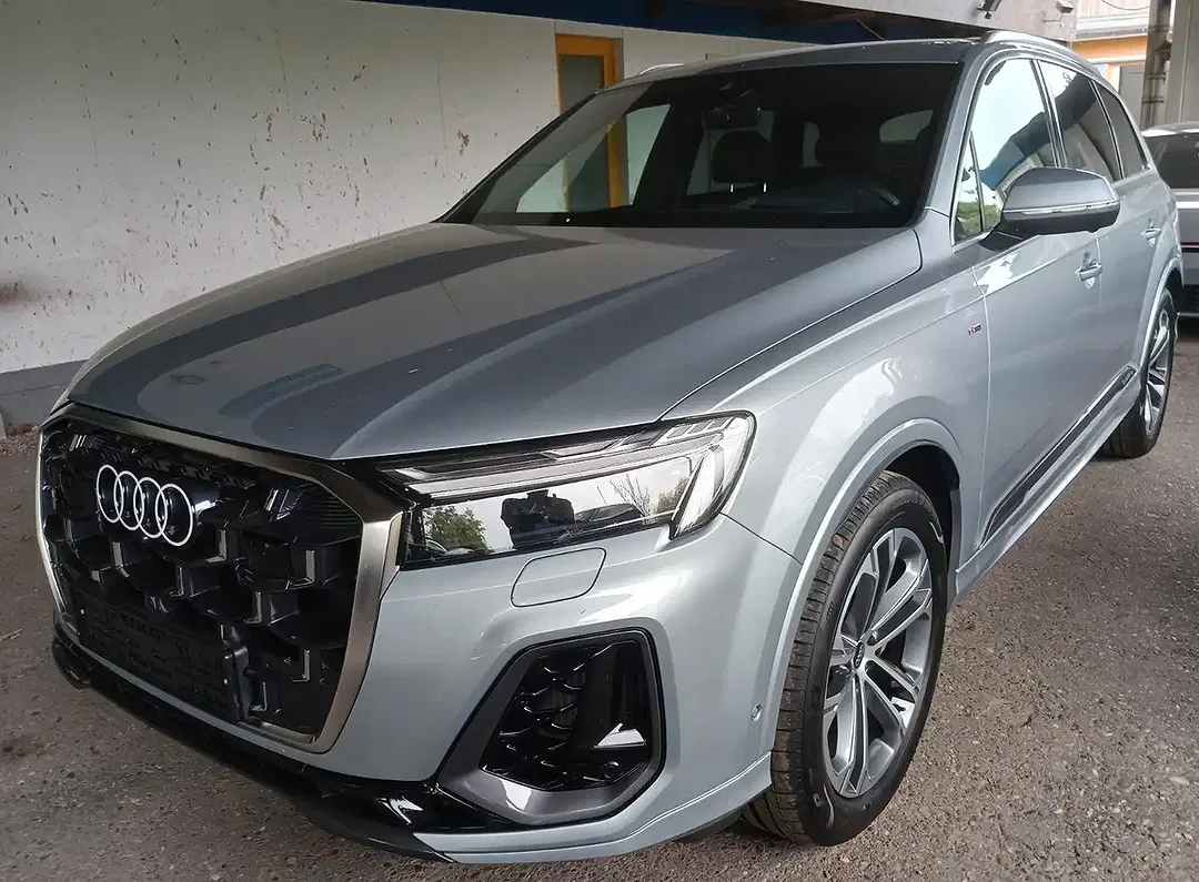 Audi Q7 - Thumbnail 7