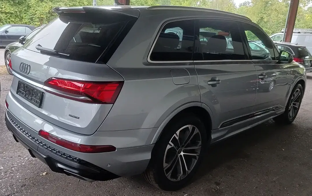 Audi Q7 - Thumbnail 8