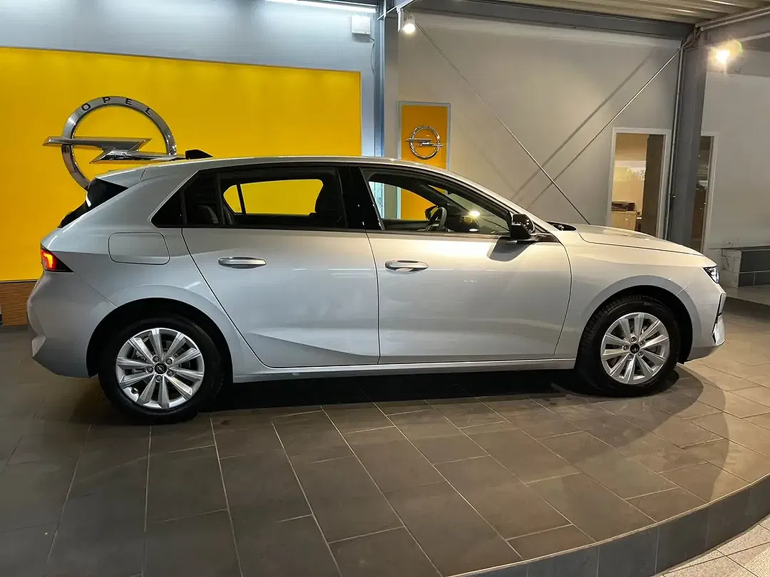 Opel Astra - Thumbnail 2