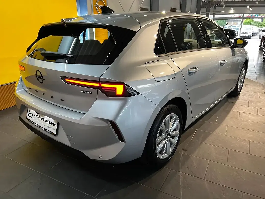 Opel Astra - Thumbnail 3