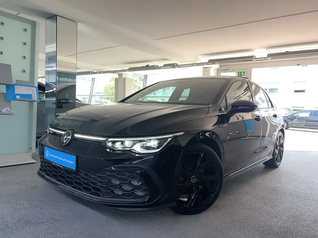 Volkswagen Golf - Thumbnail 1