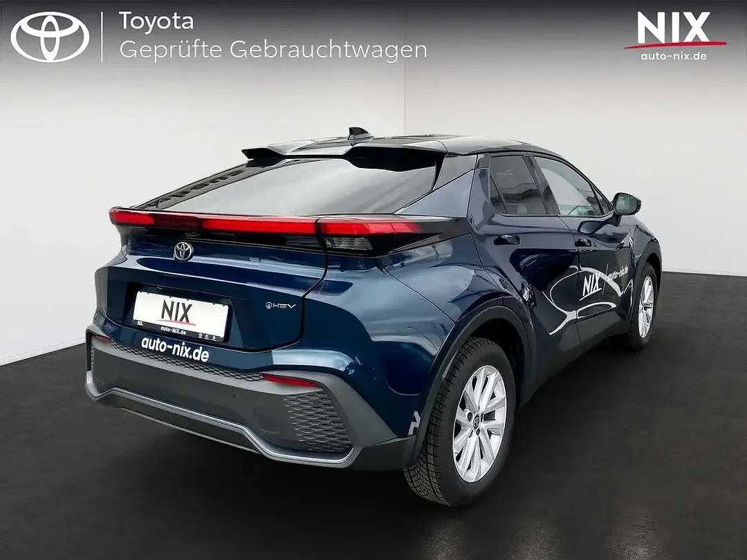 Toyota C-HR - Thumbnail 4