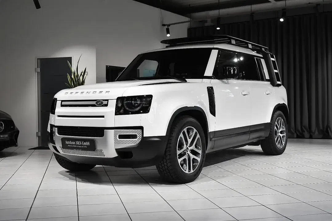 Land Rover Defender - Thumbnail 3