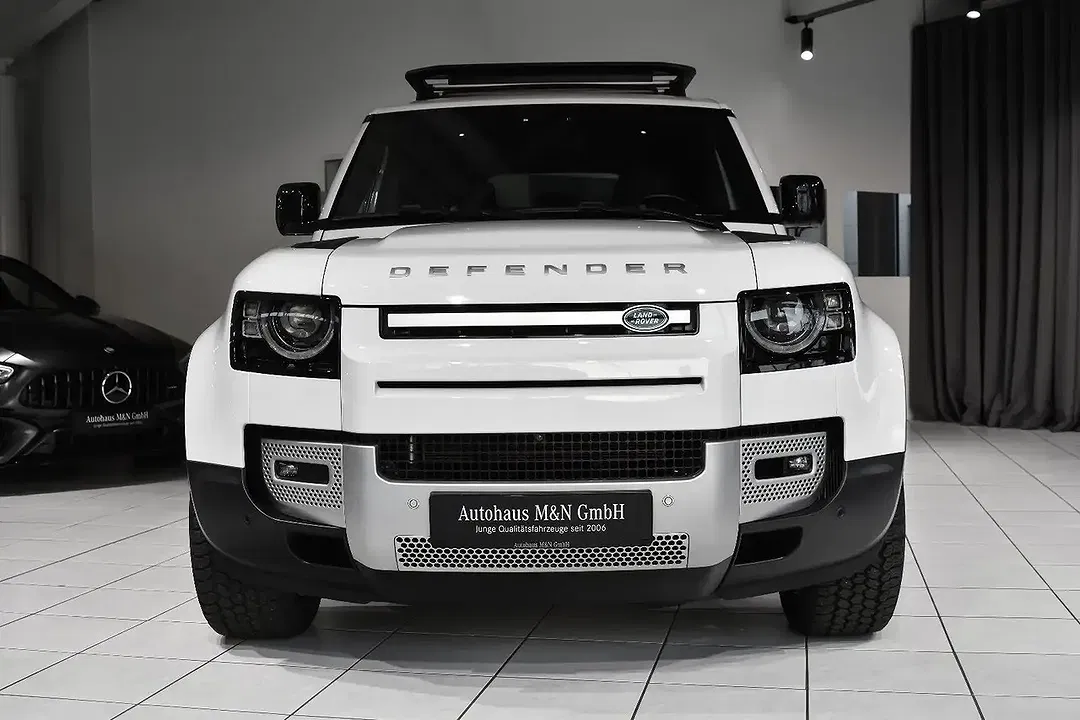 Land Rover Defender - Thumbnail 6