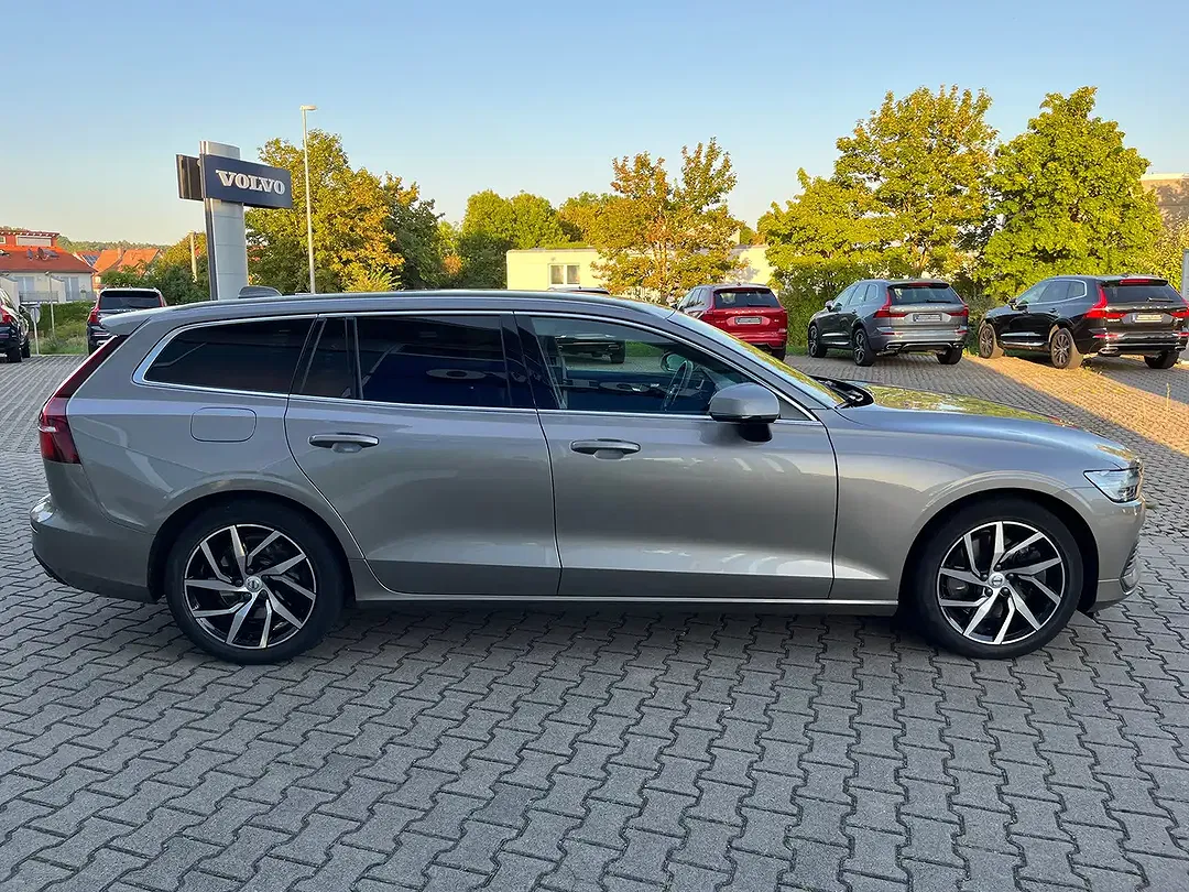 Volvo V60 - Thumbnail 5