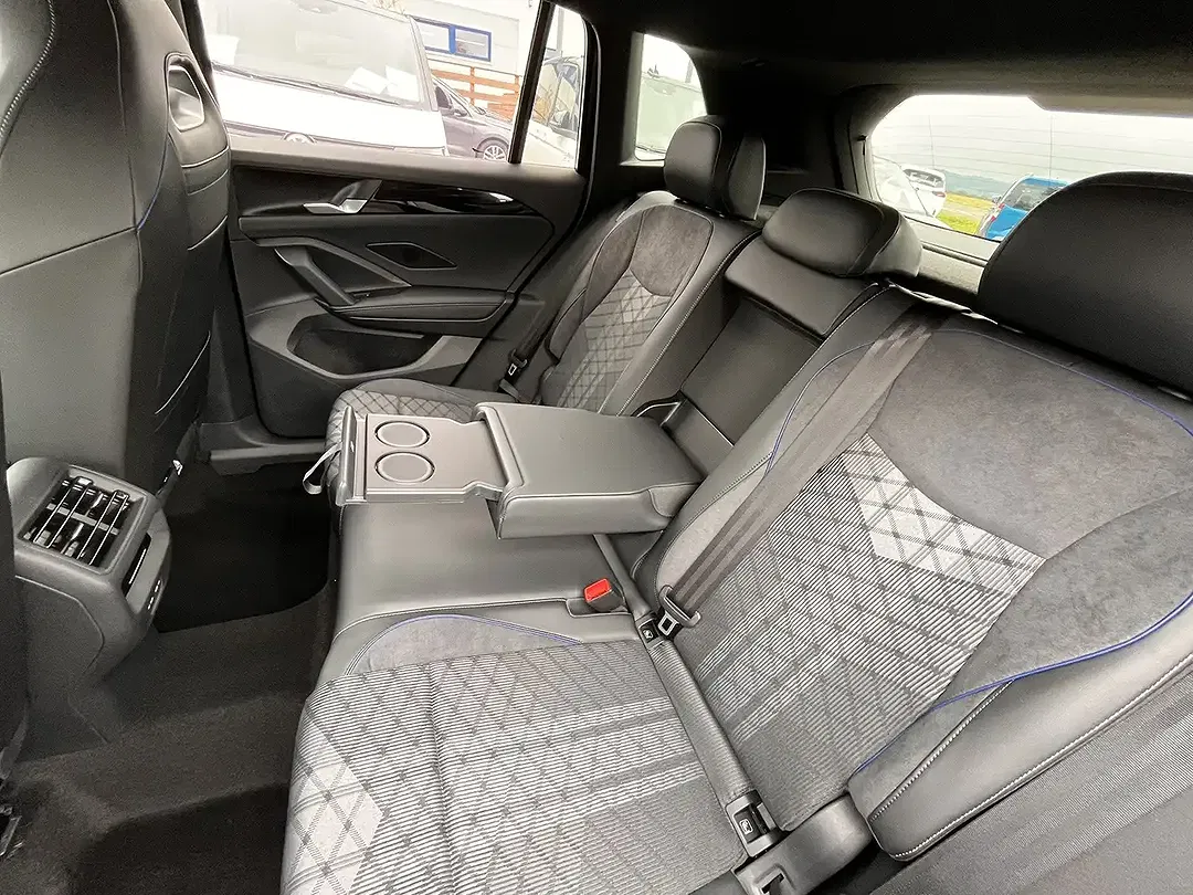 Volkswagen Tiguan - Thumbnail 8
