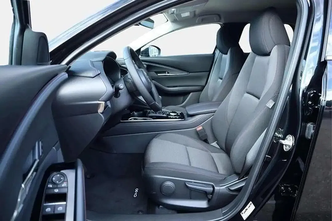Mazda CX-30 - Thumbnail 8