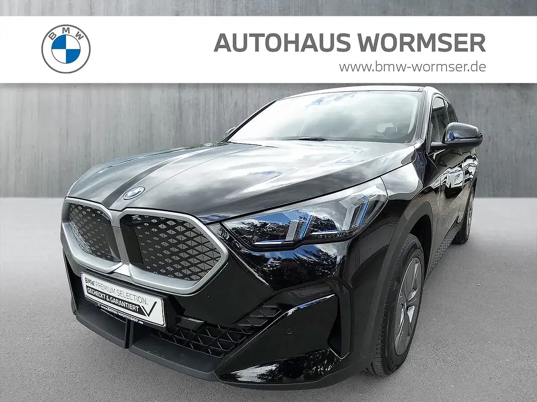 BMW iX2 - Thumbnail 10