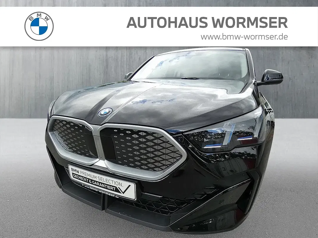 BMW iX2 - Thumbnail 11