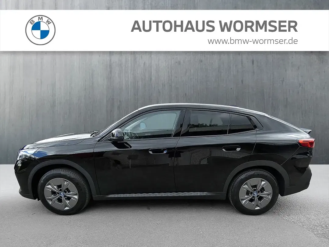 BMW iX2 - Thumbnail 8