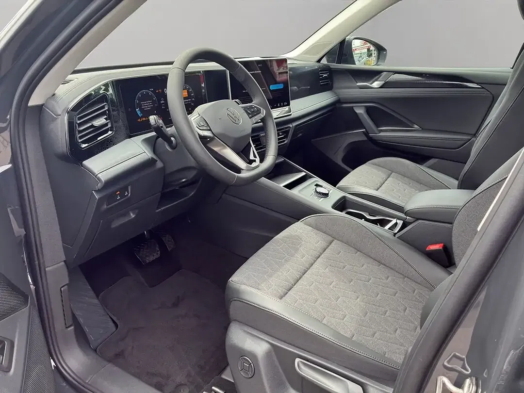 Volkswagen Tiguan - Thumbnail 11