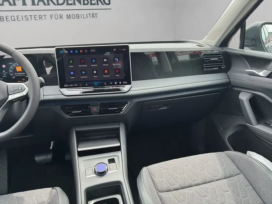 Volkswagen Tiguan - Thumbnail 15