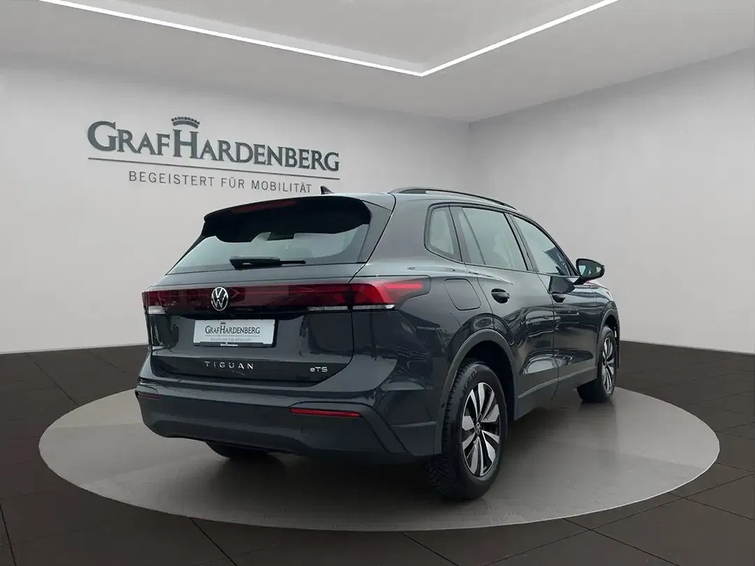 Volkswagen Tiguan - Thumbnail 6