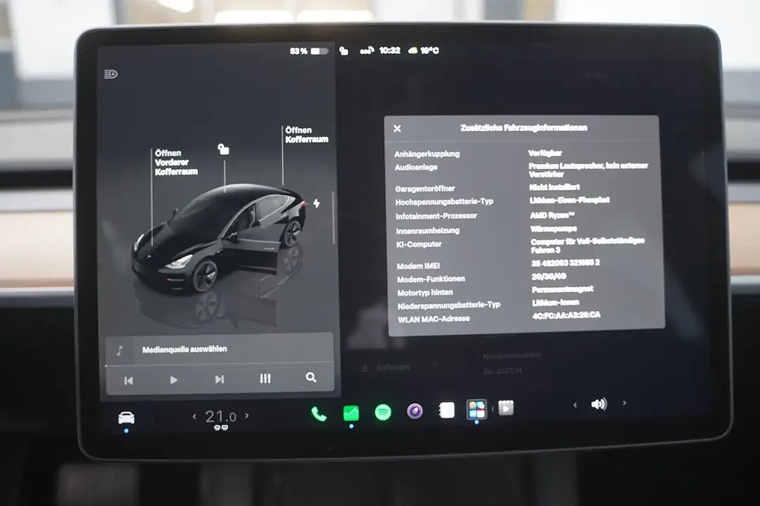 Tesla Model 3 - Thumbnail 12