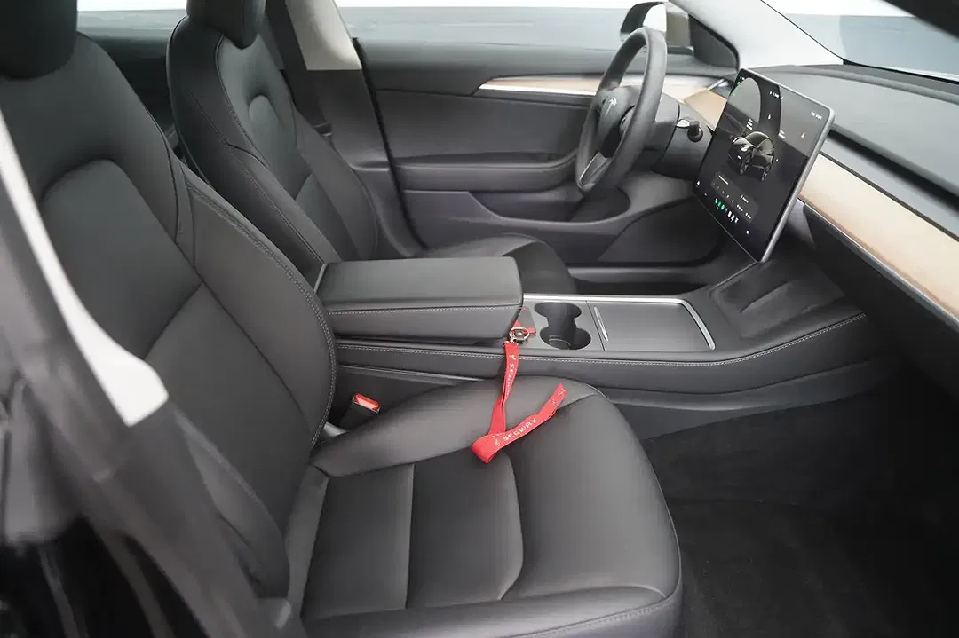 Tesla Model 3 - Thumbnail 17
