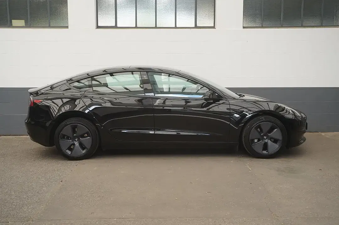 Tesla Model 3 - Thumbnail 20
