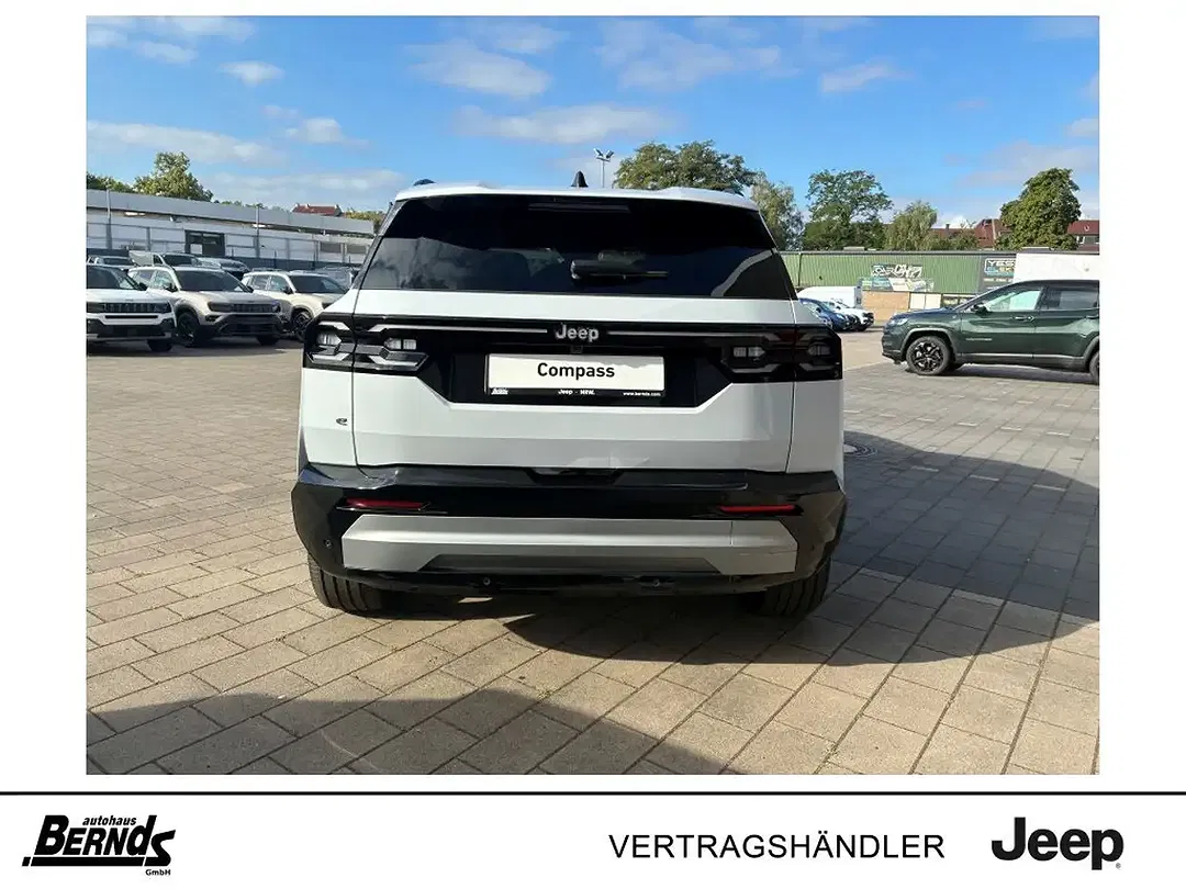 Jeep Compass - Thumbnail 4