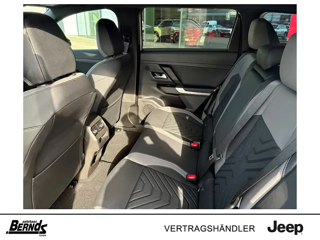 Jeep Compass - Thumbnail 8