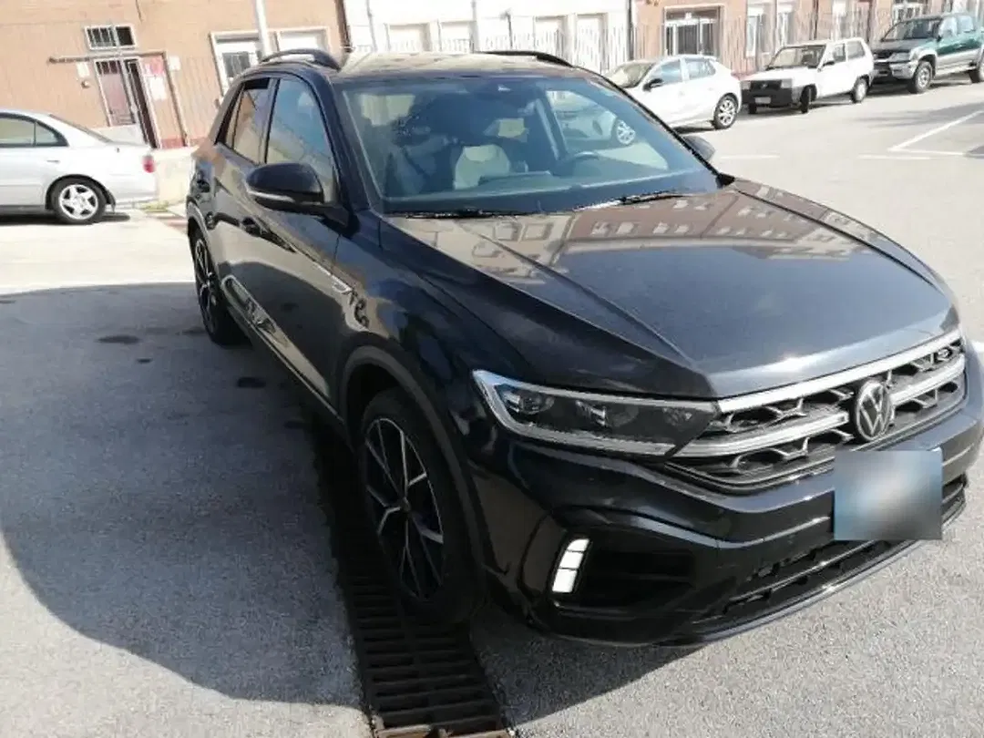 Volkswagen T-Roc - Thumbnail 4