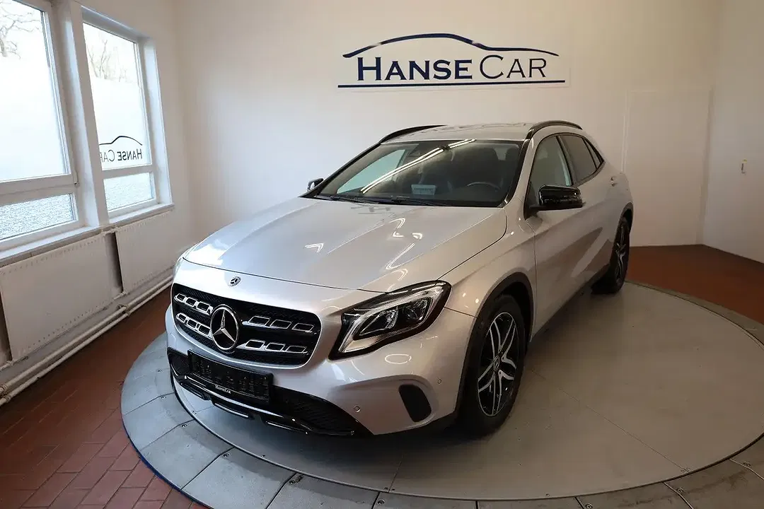 Mercedes-Benz GLA 180 - foto 1